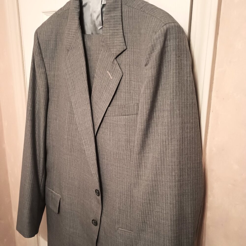 Men Light Gray Pinstripe 2 Piece Suit